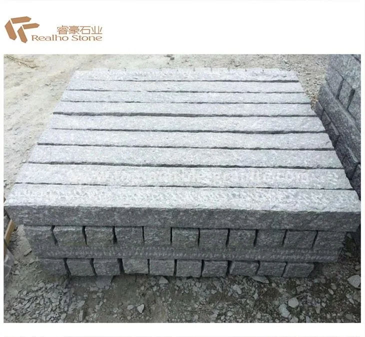 Dinding Batu Dengan Palisade Granite